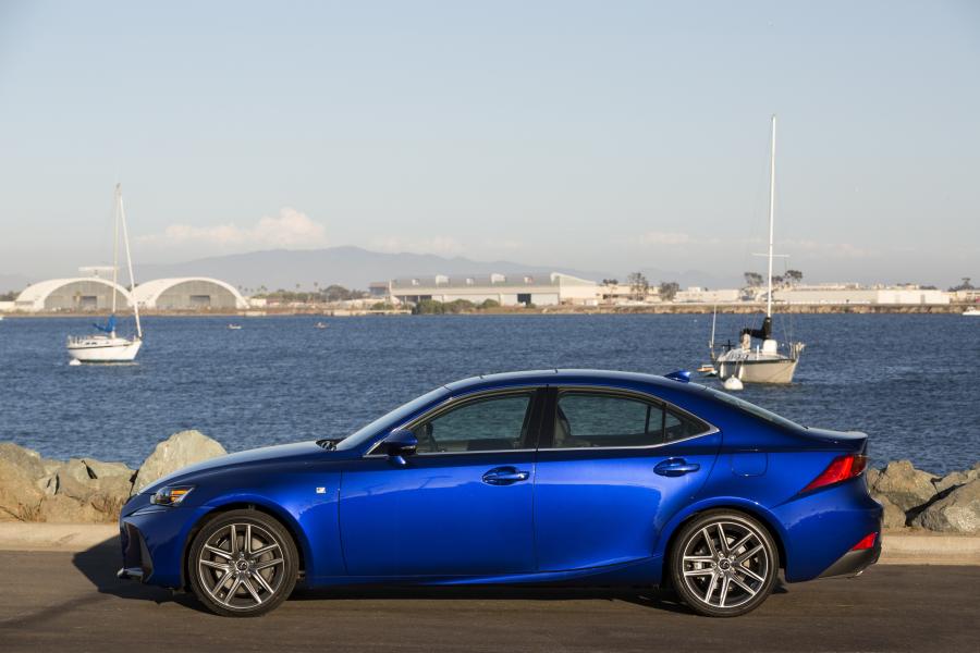  Lexus IS350 AWD F-Sport 2016 года  (NA) (фото 7 из 40)